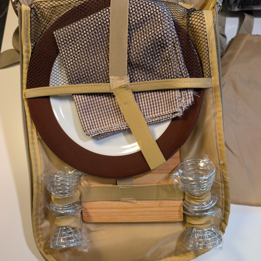 Kitchen Supreme 4-Person Picnic Backpack Set Insulated w/ Blanket & Wine Holder - Picture 4 of 10